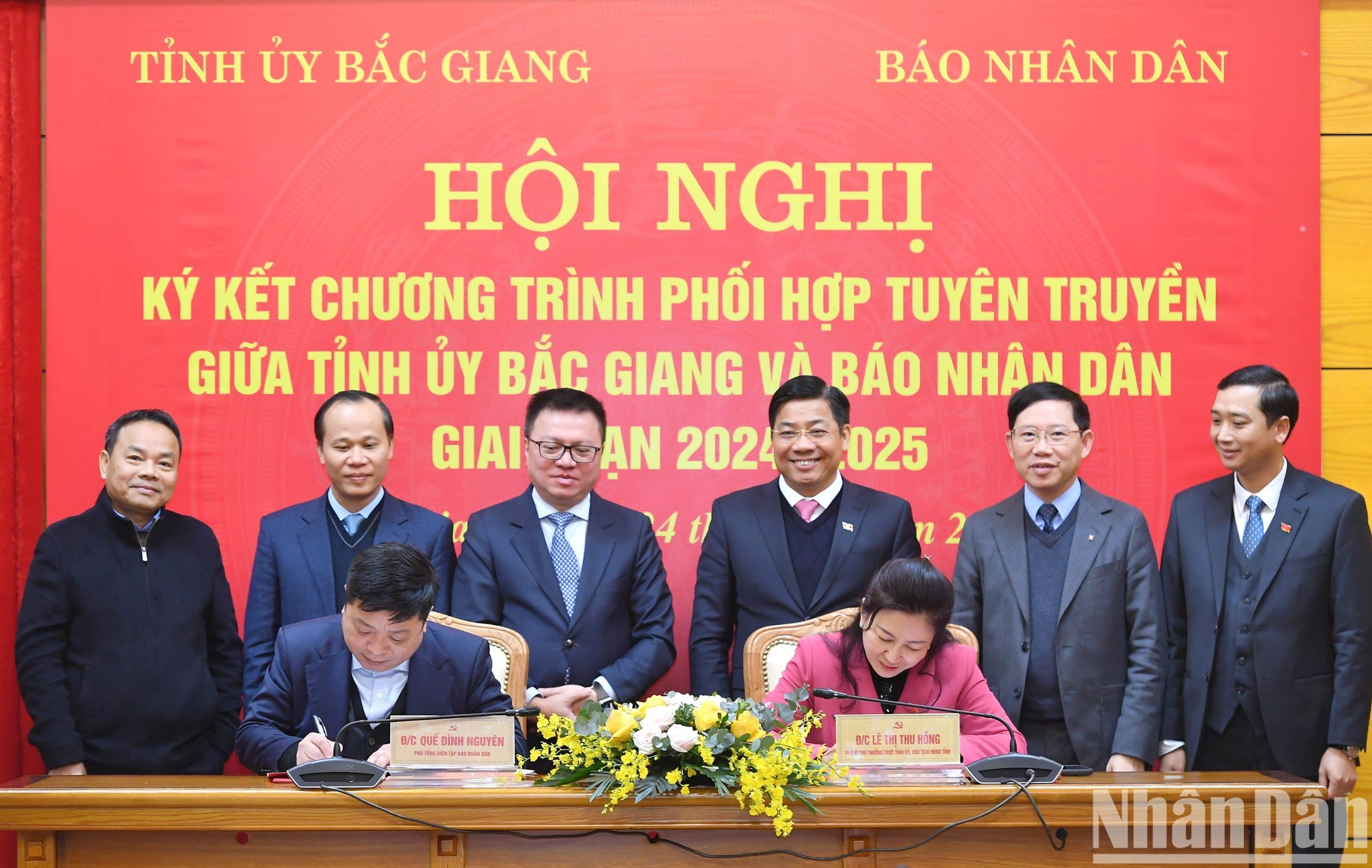 Nhan Dan y provincia de Bac Giang firman programa de cooperación en comunicación 
