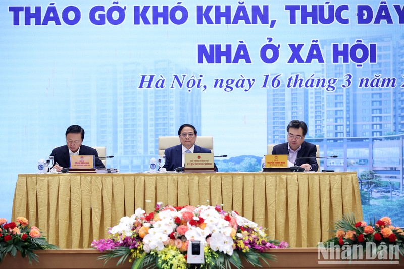 Primer ministro vietnamita preside reunión sobre el desarrollo de viviendas sociales