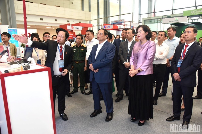 [Fotos] Primer ministro asiste al Foro de transformación digital en el sector bancario