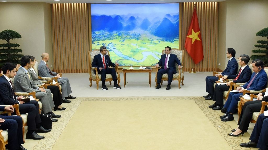 [Foto] Primer ministro de Vietnam recibe al canciller de Emiratos Árabes Unidos