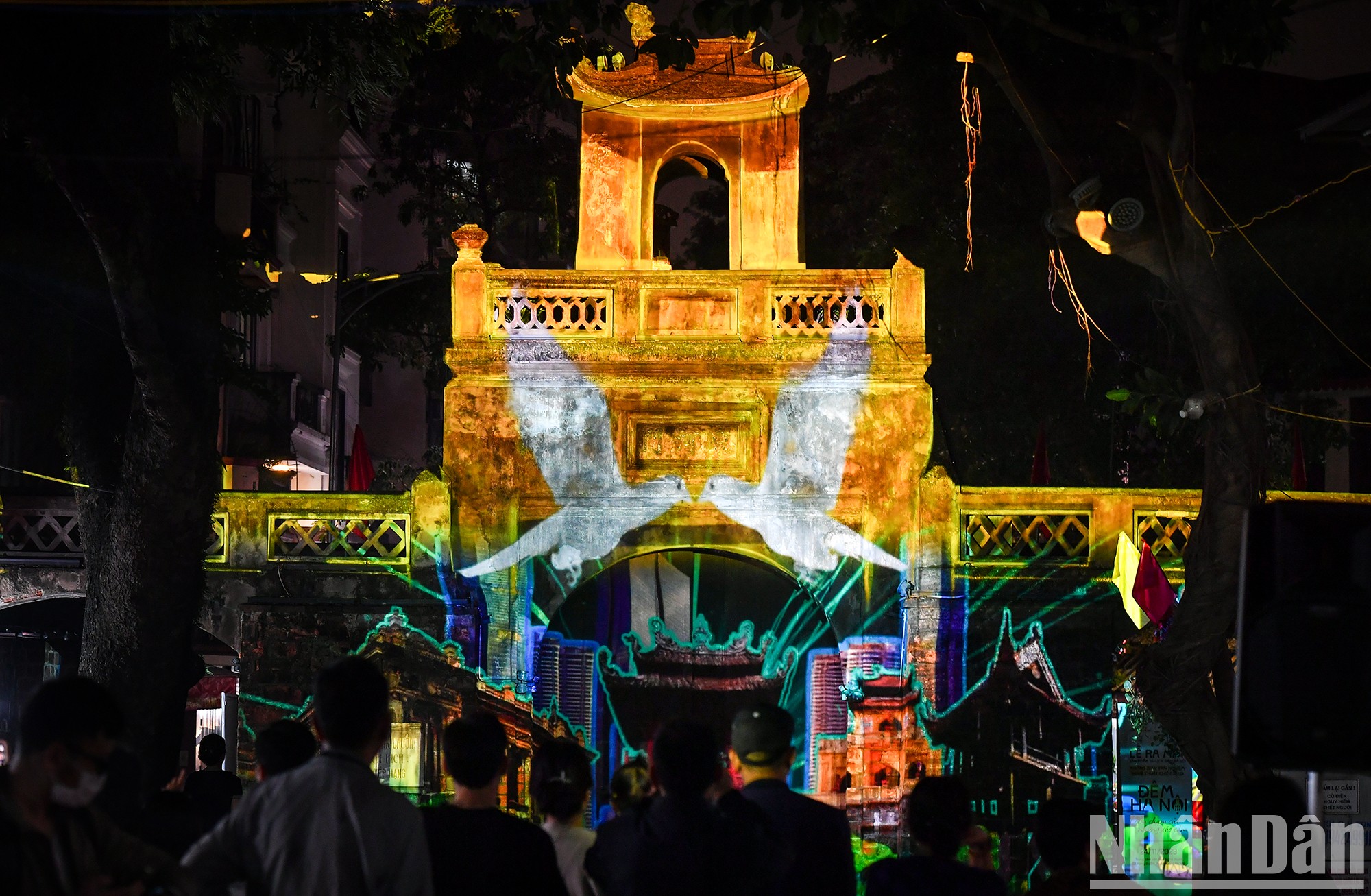 [Foto] Noche de Hanói, punto sensorial de emociones 