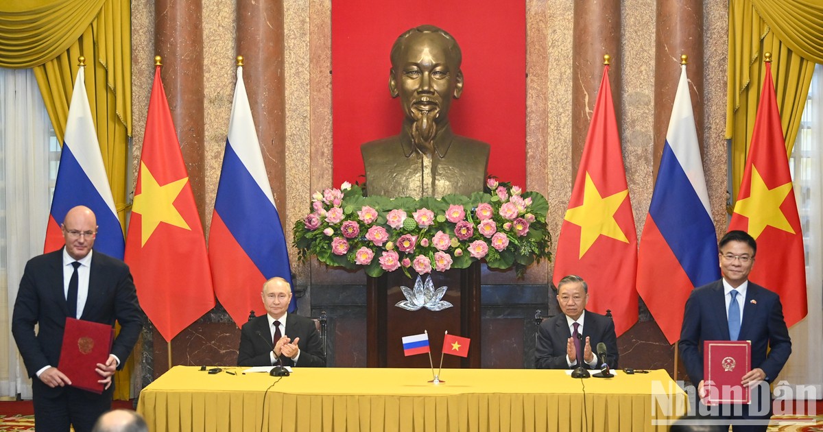 Presidentes de Vietnam y Rusia presencian firm de documentos de cooperación entre ambos países