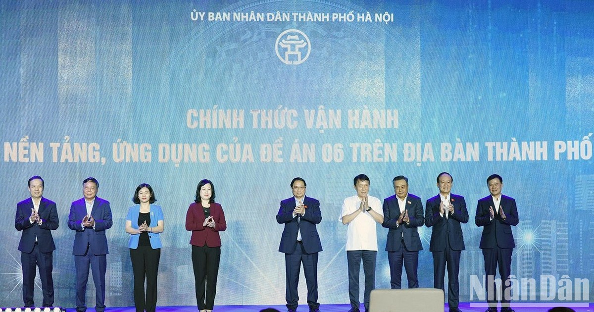 [Foto] Premier de Vietnam asiste a la Conferencia de balance de la implementación del proyecto 06 en Hanói