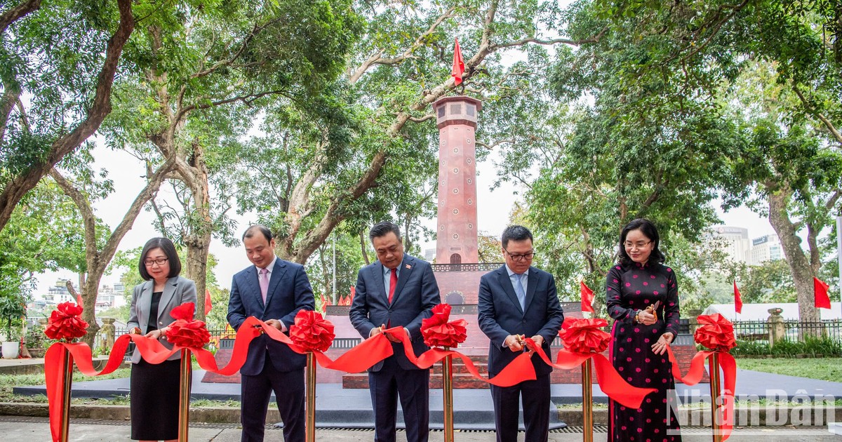  Nhan Dan inaugura exposición interactiva de maqueta de la Torre de la Bandera de Hanói