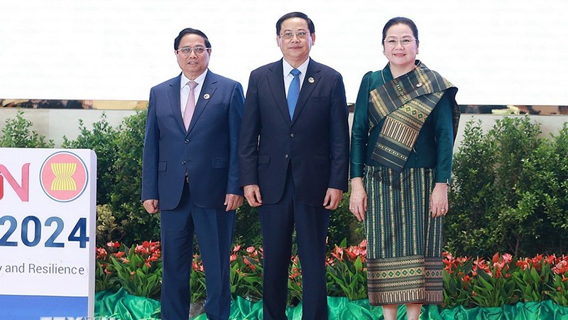 Premier de Vietnam asiste al acto inaugural de la 44 Cumbre de Asean 