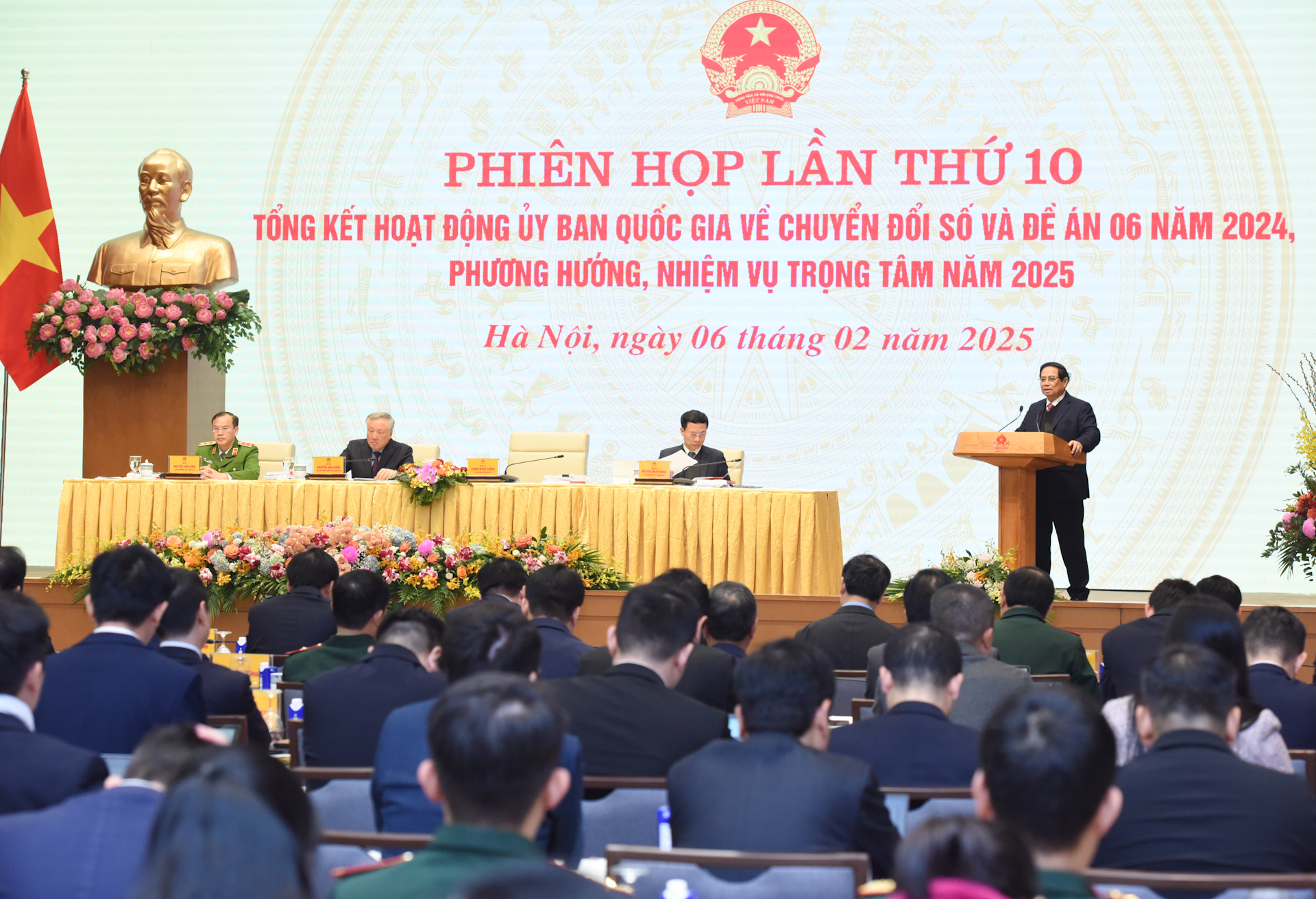 [Foto] Premier vietnamita preside reunión del Comité Nacional de Transformación Digital