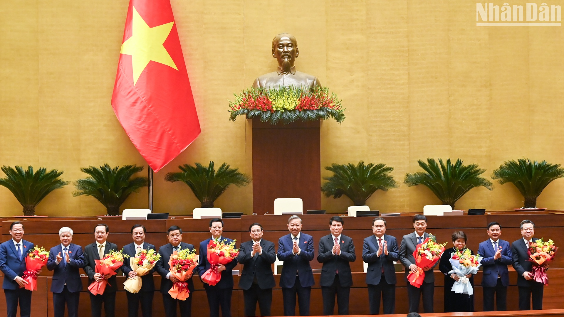 [Foto] Eligen a nuevo personal de Asamblea Nacional y Gobierno de Vietnam