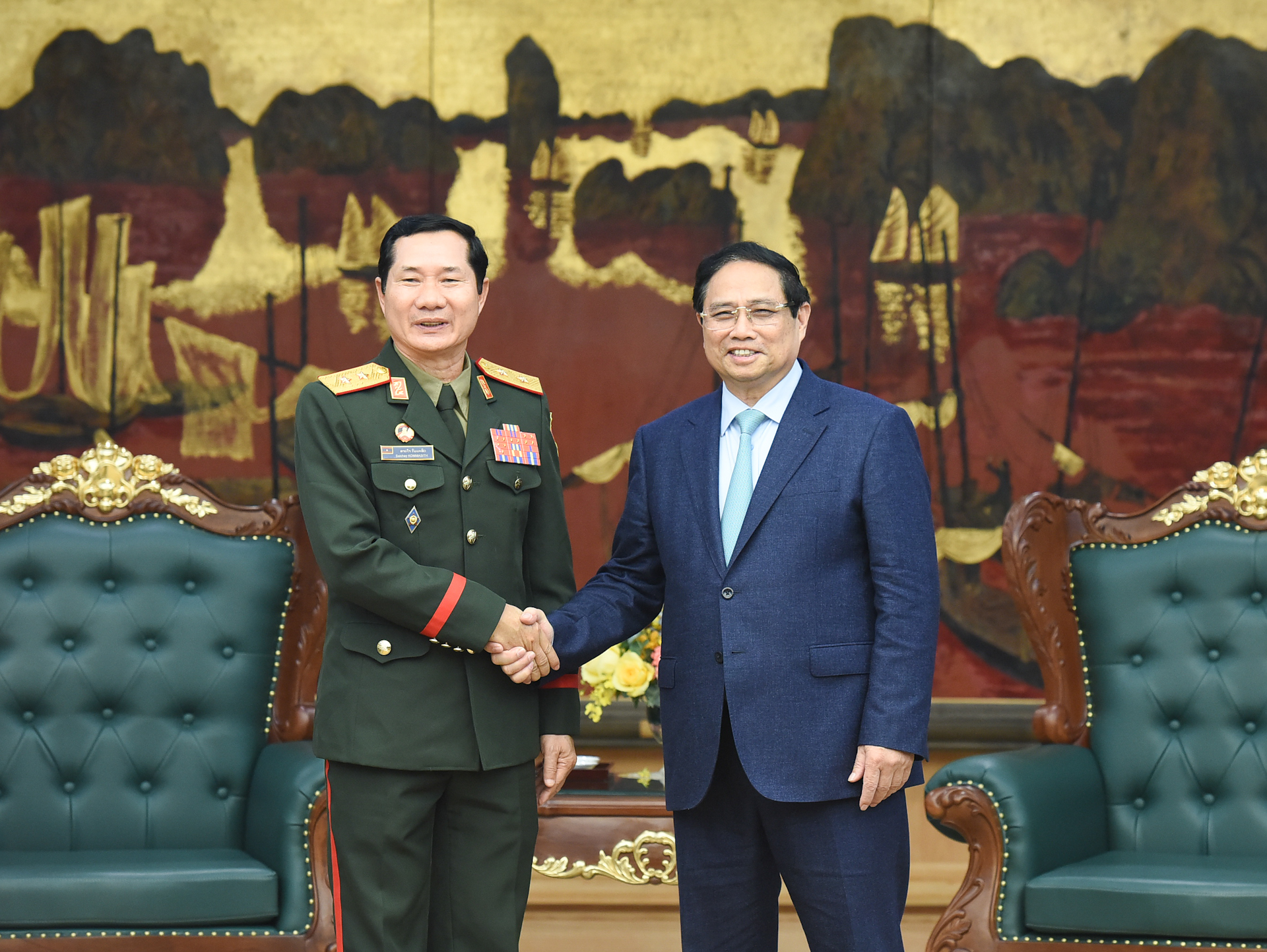 [Foto] Premier vietnamita recibe a jefe del Estado Mayor General del Ejército Popular de Laos