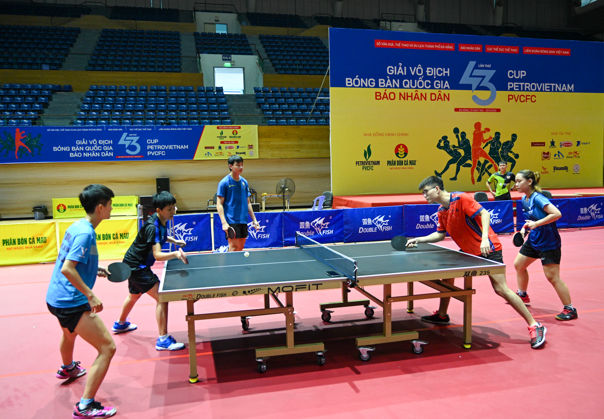 [Foto] Culminan preparativos para Campeonato Nacional de Tenis de Mesa del periódico Nhan Dan