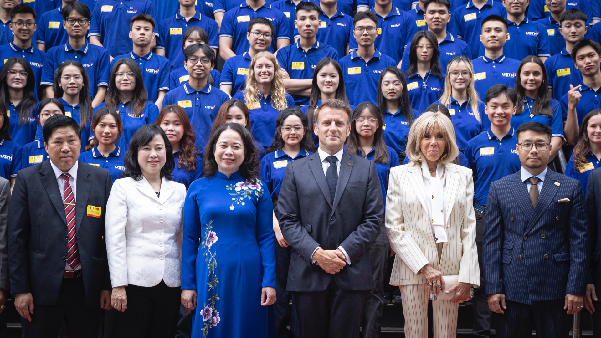 [Foto] Dirigentes de Vietnam y Francia visitan Universidad de Ciencia y Tecnología de Hanói