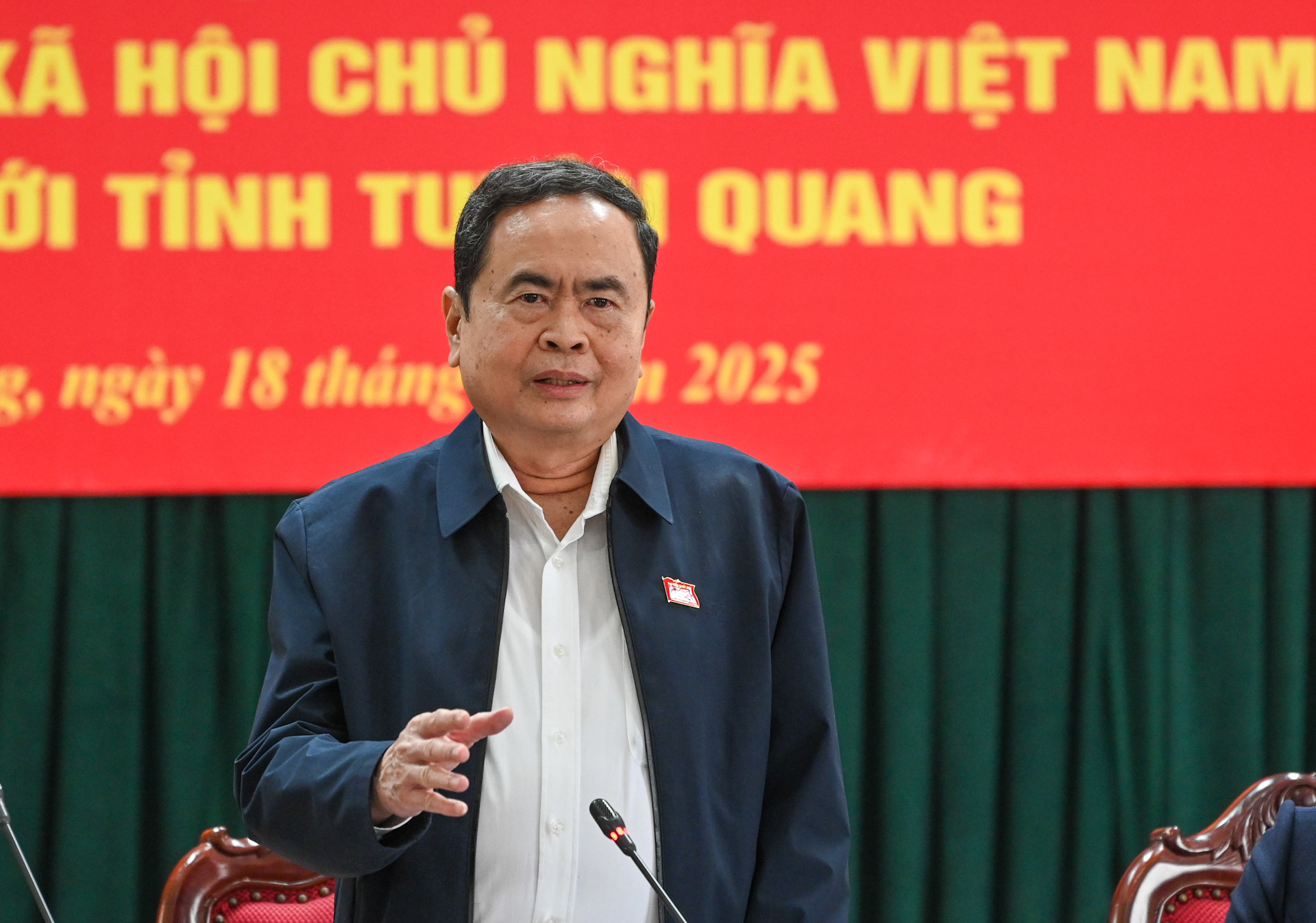 [Foto] Líder legislativo vietnamita trabaja con la provincia de Tuyen Quang