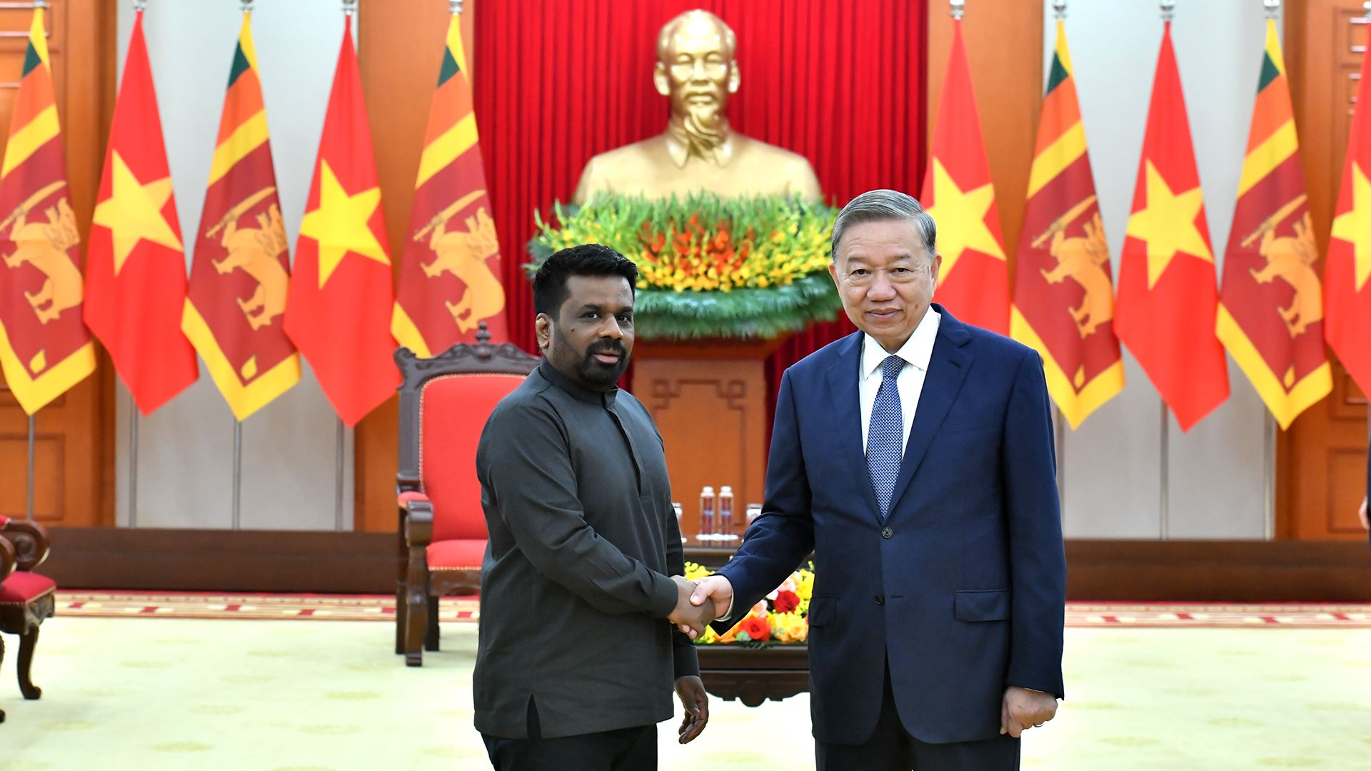 [Foto] Líder partidista vietnamita recibe a presidente de Sri Lanka