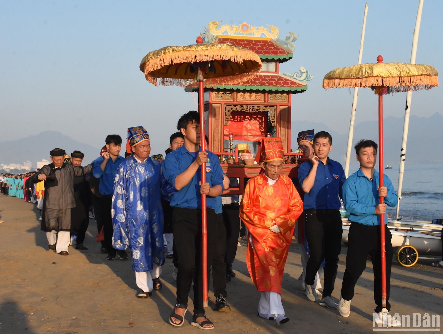 [Foto] Festival Cau Ngu, donde conectan tradiciones y huellas de la cultura marina de Da Nang