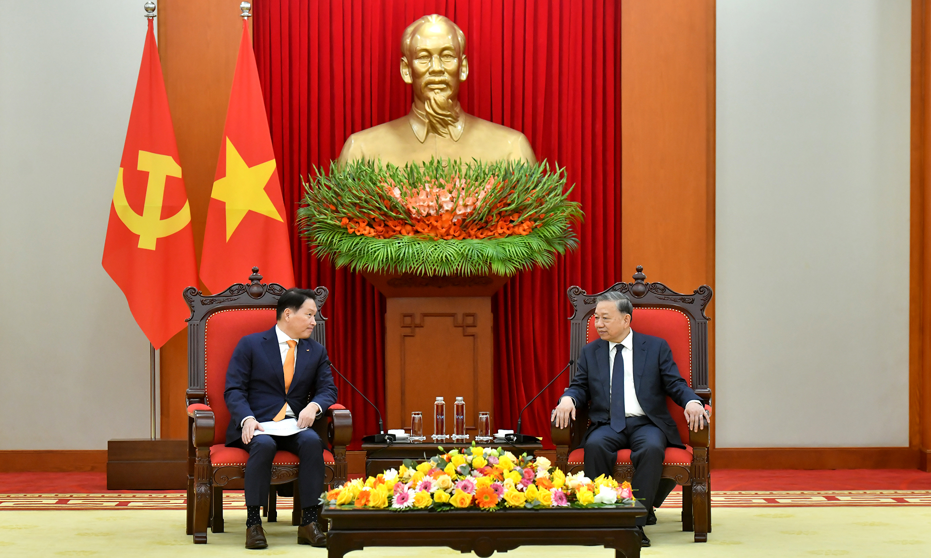 [Foto] Máximo dirigente partidista de Vietnam recibe al presidente del Grupo surcoreano SK