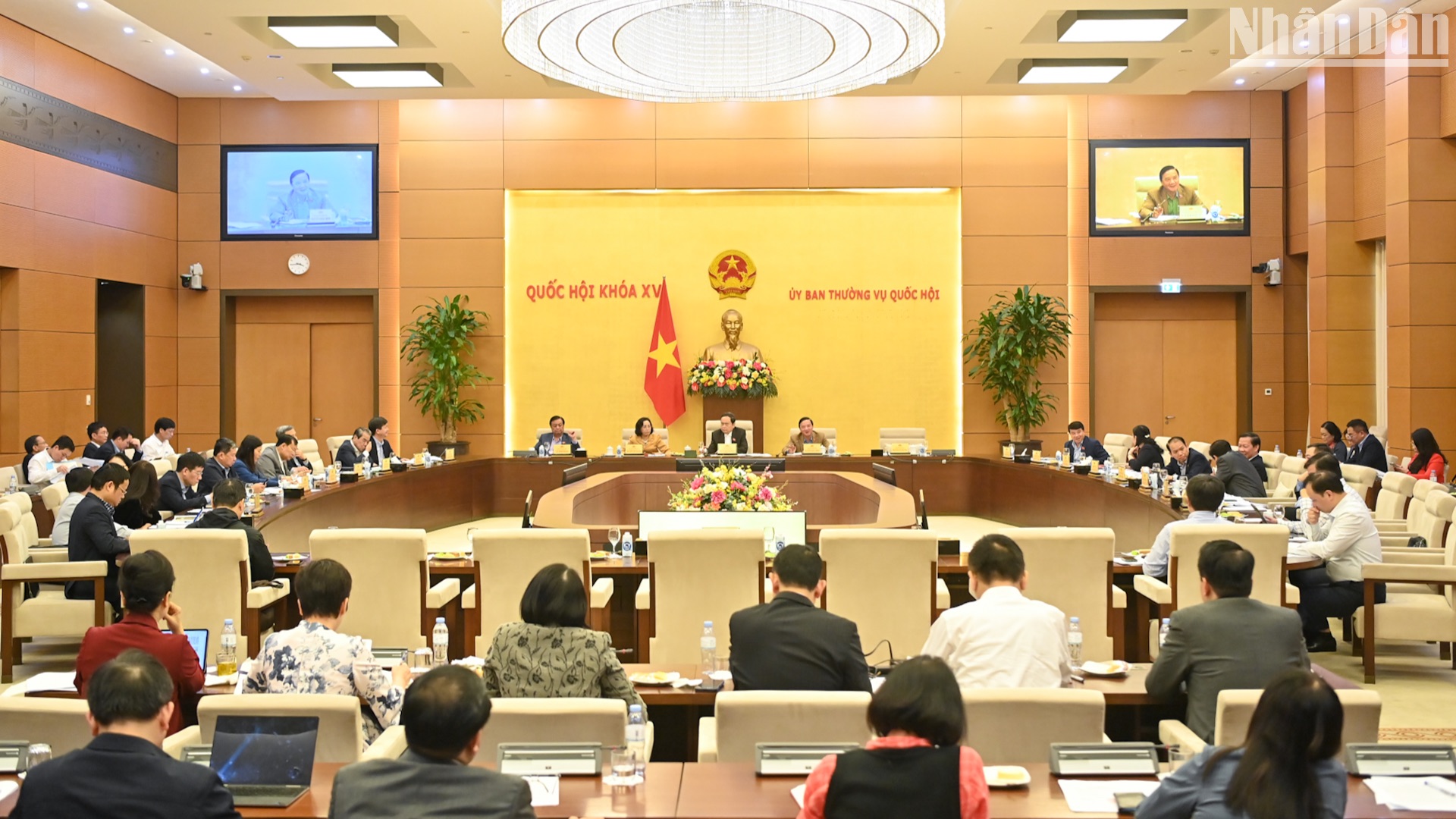 [Foto] Titular legislativo preside reunión con el Consejo de Asuntos Étnicos y las comisiones parlamentarias