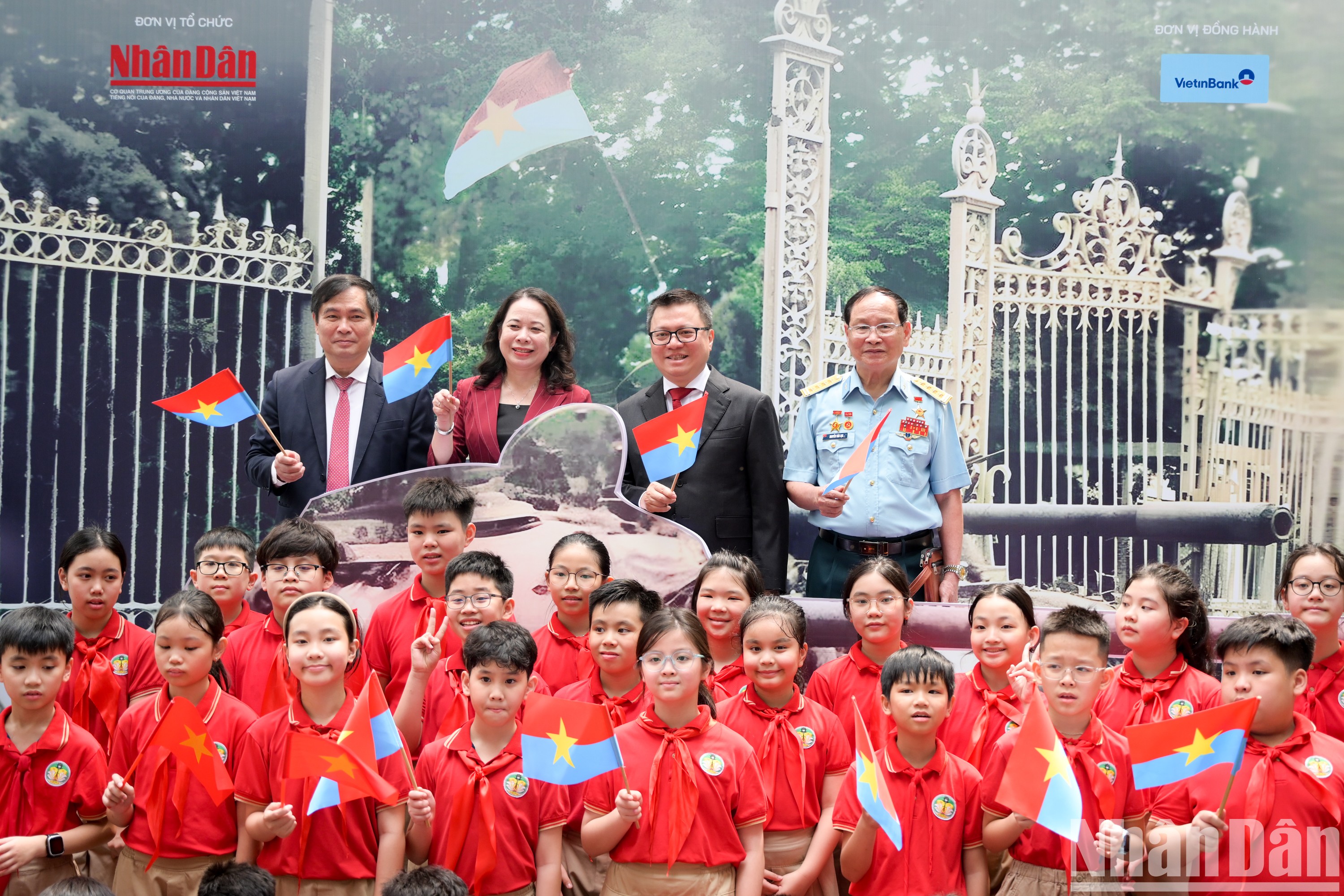 Diario Nhan Dan pone en marcha una campaña mediática por el 50º aniversario de la reunificación de Vietnam