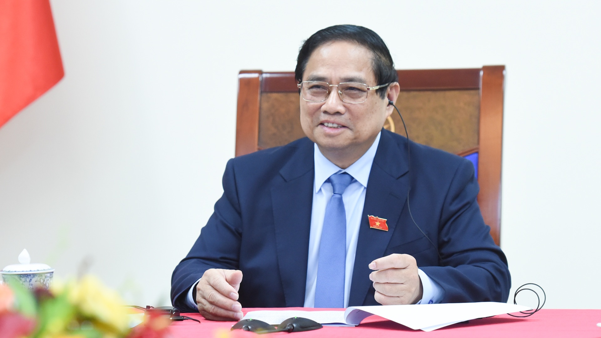 [Foto] Premier vietnamita mantiene conversación telefónica con su homólogo singapurense