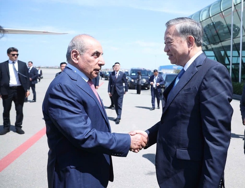 [Foto] Líder partidista de Vietnam concluye su visita a Azerbaiyán y parte hacia Rusia