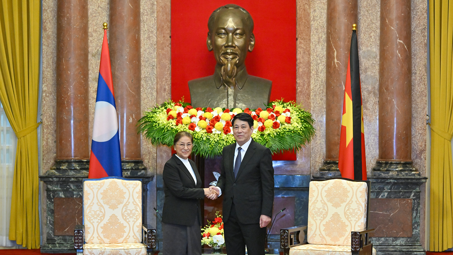 [Foto] Jefe de Estado de Vietnam recibe a vicepresidenta de Laos