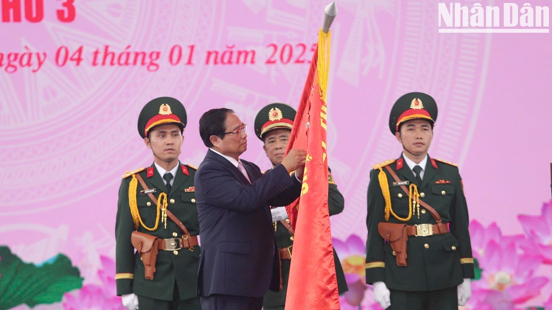 [Foto] Otorgan título de Héroe de las Fuerzas Armadas Populares a unidades militares de Ciudad Ho Chi Minh