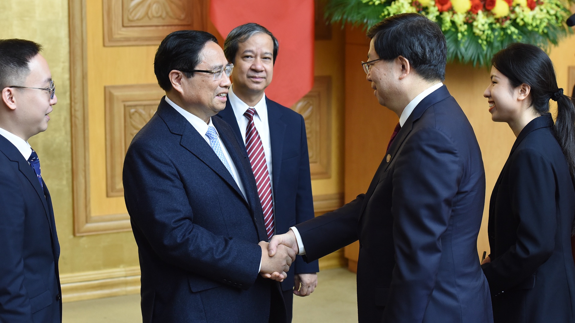 [Foto] Premier vietnamita recibe al secretario del Comité del Partido Comunista de China en la Universidad de Tsinghua