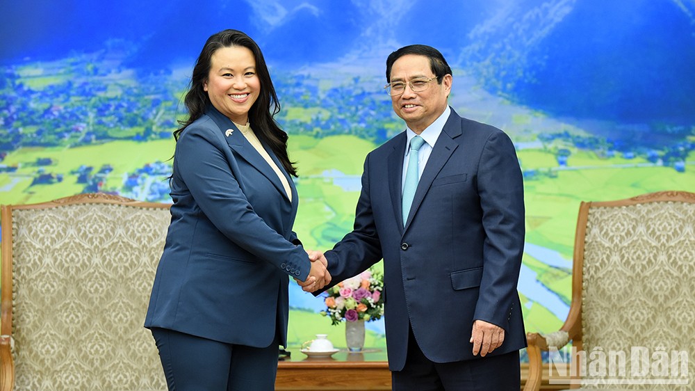 [Foto] Premier vietnamita recibe a una delegación del estado de California