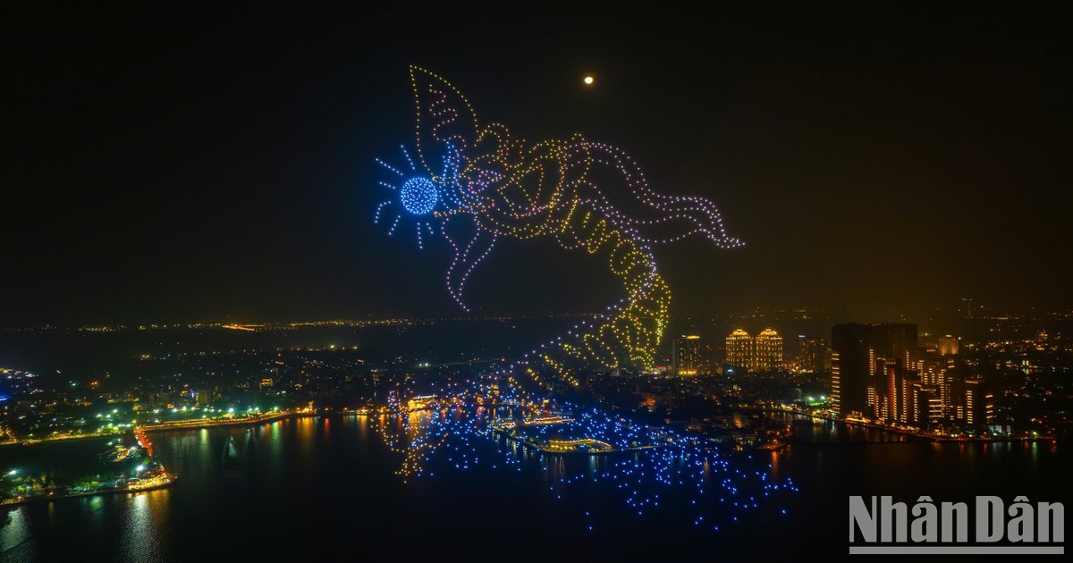 [Foto] Espectáculo de luces con drones ilumina cielo de Hanói