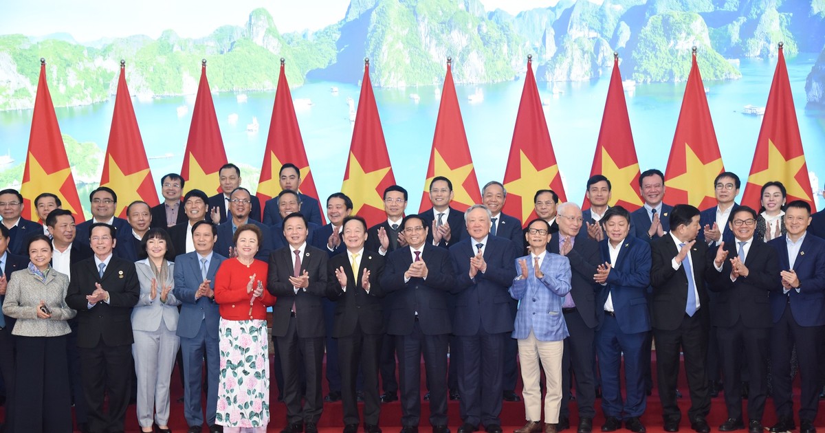 [Foto] Primer ministro vietnamita preside reunión con principales empresas del país