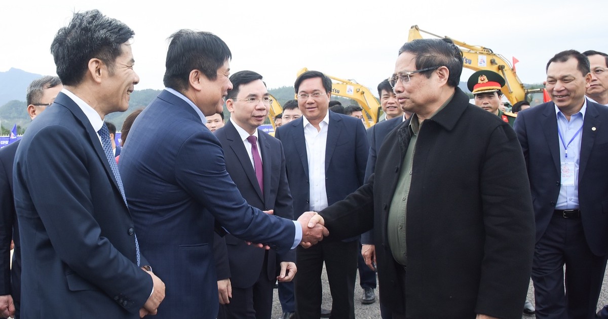 [Foto] Premier vietnamita asiste a la inauguración de construcción de línea de transmisión eléctrica 500 kV Lao Cai-Vinh Yen