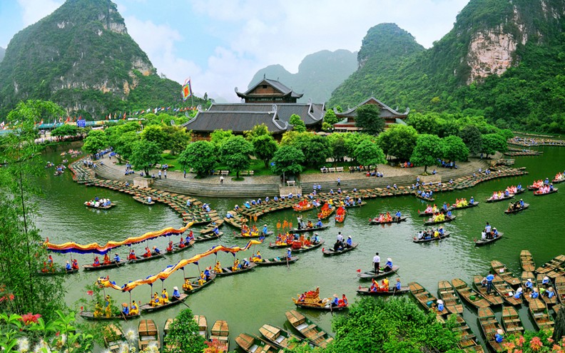 Belleza vietnamita en la revista CEO World ảnh 2