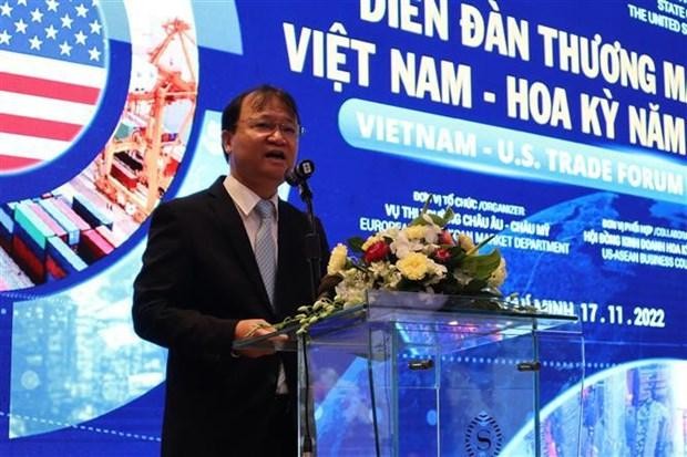 El viceministro de Industria y Comercio de Vietnam Do Thang Hai habla en el foro. (Fotografía: VNA)
