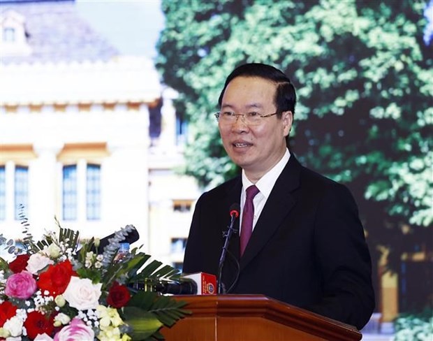 El presidente de Vietnam, Vo Van Thuong, interviene en la reunión. (Fotografía: VNA)