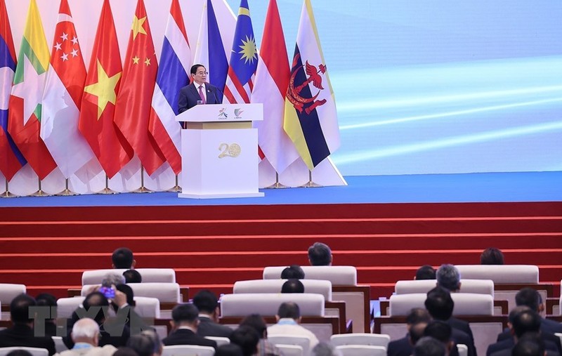 El primer ministro de Vietnam, Pham Minh Chinh, interviene en la inauguración de los dos eventos. (Fotografía: VNA)