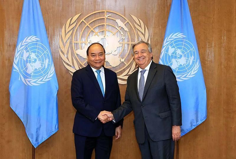 El presidente de Vietnam, Nguyen Xuan Phuc, y el secretario general de la ONU, Antonio Guterres.