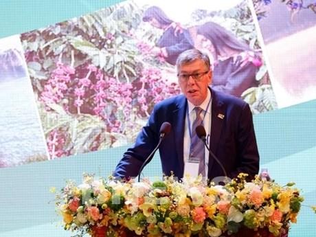 El presidente de la Cámara de Comercio Europea en Vietnam (EuroCham), Alain Cany, interviene en el evento. (Fotografía: MPI)