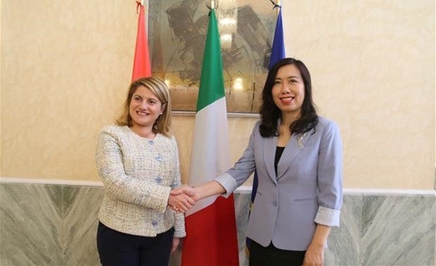 Las vicecancilleres de Vietnam, Le Thi Thu Hang, y de Italia, Maria Tripodi. (Fotografía: VNA)