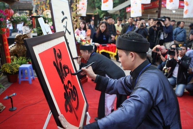 La caligrafía, una hermosa costumbre en el Año Nuevo Lunar en Vietnam 