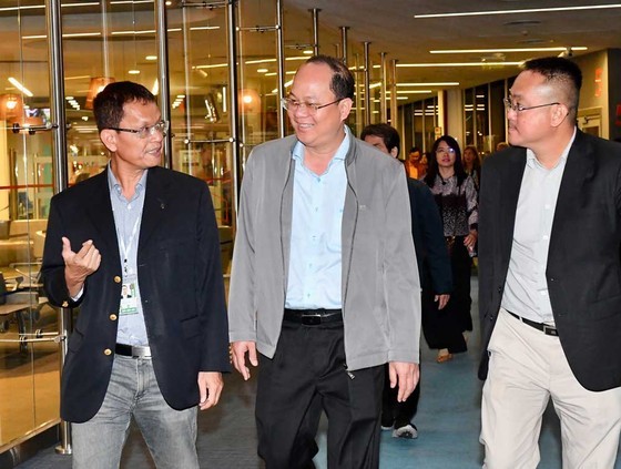 El subsecretario del Comité del Partido Comunista de Vietnam en Ciudad Ho Chi Minh, Nguyen Ho Hai, y el embajador vietnamita en Argentina, Duong Quoc Thanh. (Foto: sggp.org.vn)