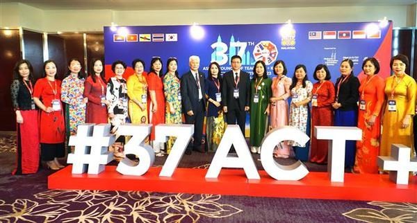 Delegación vietnamita en en la 37ª Convención del Consejo de Docentes ASEAN – Corea del Sur (ACT 1) (Foto: VNA)