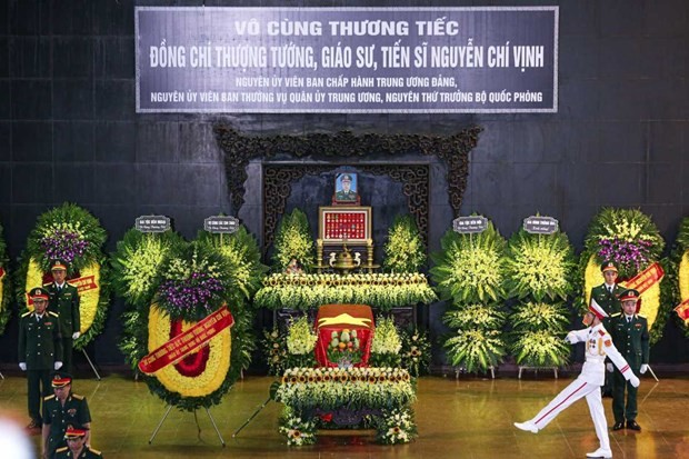 El panorama de funeral de alto nivel del coronel general Nguyen Chi Vinh, ex miembro del Comité Central del Partido Comunista, exintegrante del Comité Permanente de la Comisión Militar Central y exviceministro de Defensa de Vietnam (Foto:VNA)