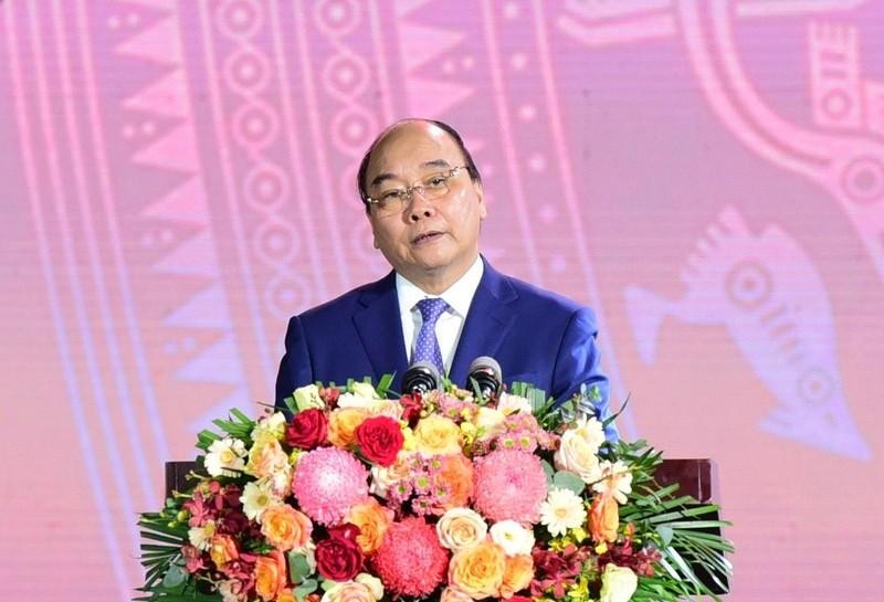 El presidente de Vietnam, Nguyen Xuan Phuc habla en el evento.