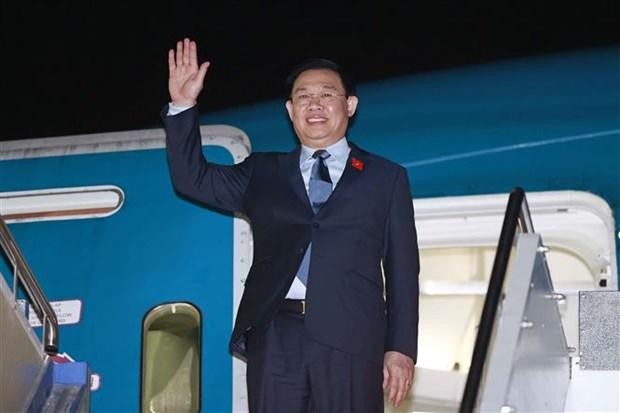 El presidente de la Asamblea Nacional de Vietnam, Vuong Dinh Hue, llega a Canberra. (Fotografía: VNA)