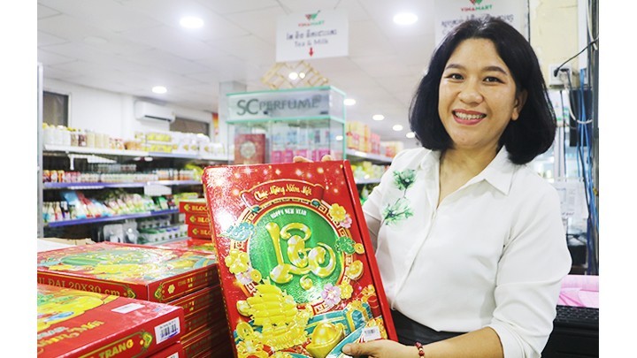 Le Thi Hong Thuyen, directora general de la compañía de comercio-servicio-transporte Viet Cam (Vietnam-Camboya) y propietaria del supermercado Vinamart. 