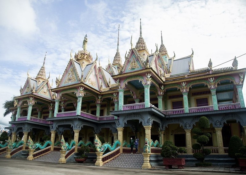 La Pagoda Som Rong tiene una arquitectura única.