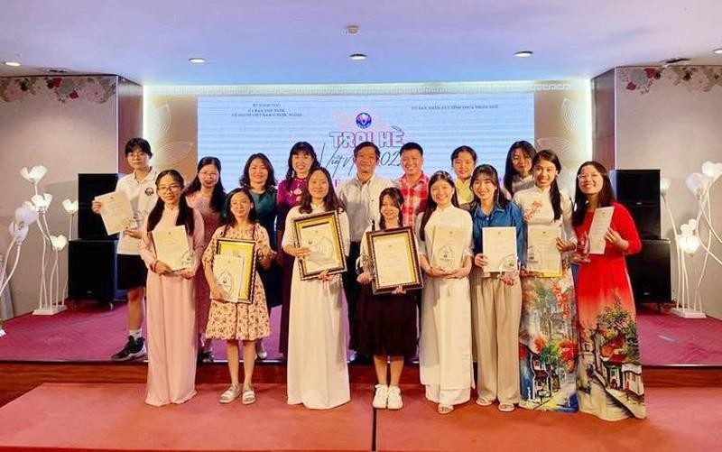 Acto de premiación del concurso de narración de historias en idioma vietnamita, organizado por el Ministerio de Relaciones Exteriores.