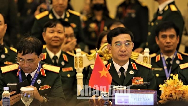 El ministro de Defensa de Vietnam, general Phan Van Giang, en la cita. (Fotografía: Nhan Dan)