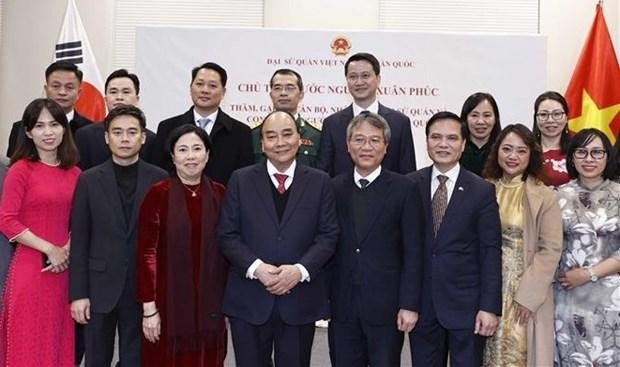 El presidente vietnamita, Nguyen Xuan Phuc, se reúne con la comunidad vietnamita en Corea del Sur. (Fotografía: VNA)