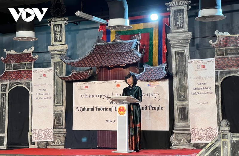 Le Thi Hong Van, embajadora y representante permanente de Vietnam ante la Unesco, habla en el evento. (Foto: VOV)