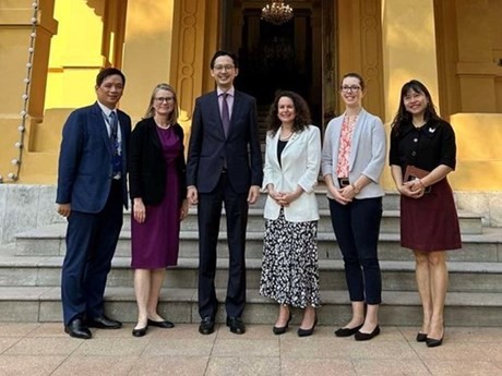 El viceministro de Relaciones Exteriores, Do Hung Viet recibió a la embajadora Michèle Taylor, representante permanente de Estados Unidos ante el Consejo de Derechos Humanos de la ONU (CDHNU) (Fotografía: la Cancillería)