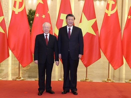 El secretario general del Partido Comunista de Vietnam, Nguyen Phu Trong, se reunió con el secretario general del Partido Comunista y presidente de China, Xi Jinping, durante su visita a China en octubre de 2022 (Foto: VNA)